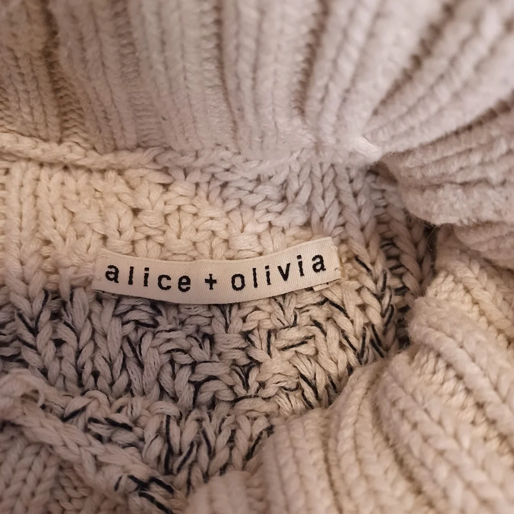 Alice + Olivia Florence Marled Crop Turtleneck Sweater Size Small Oversized_8